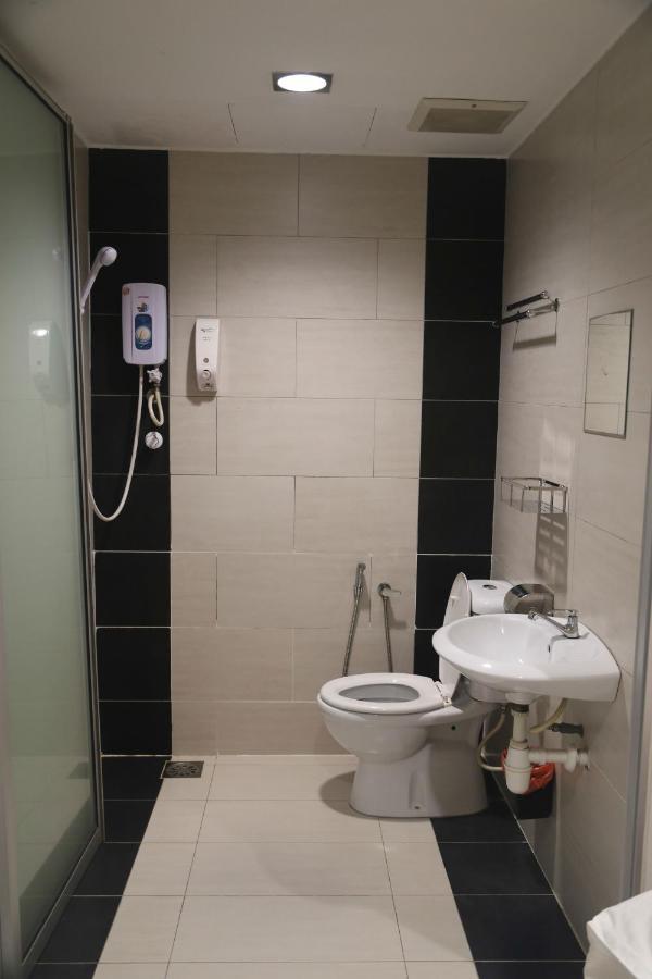 Kampung Baharu Sungai Buluh Wl Hotel المظهر الخارجي الصورة